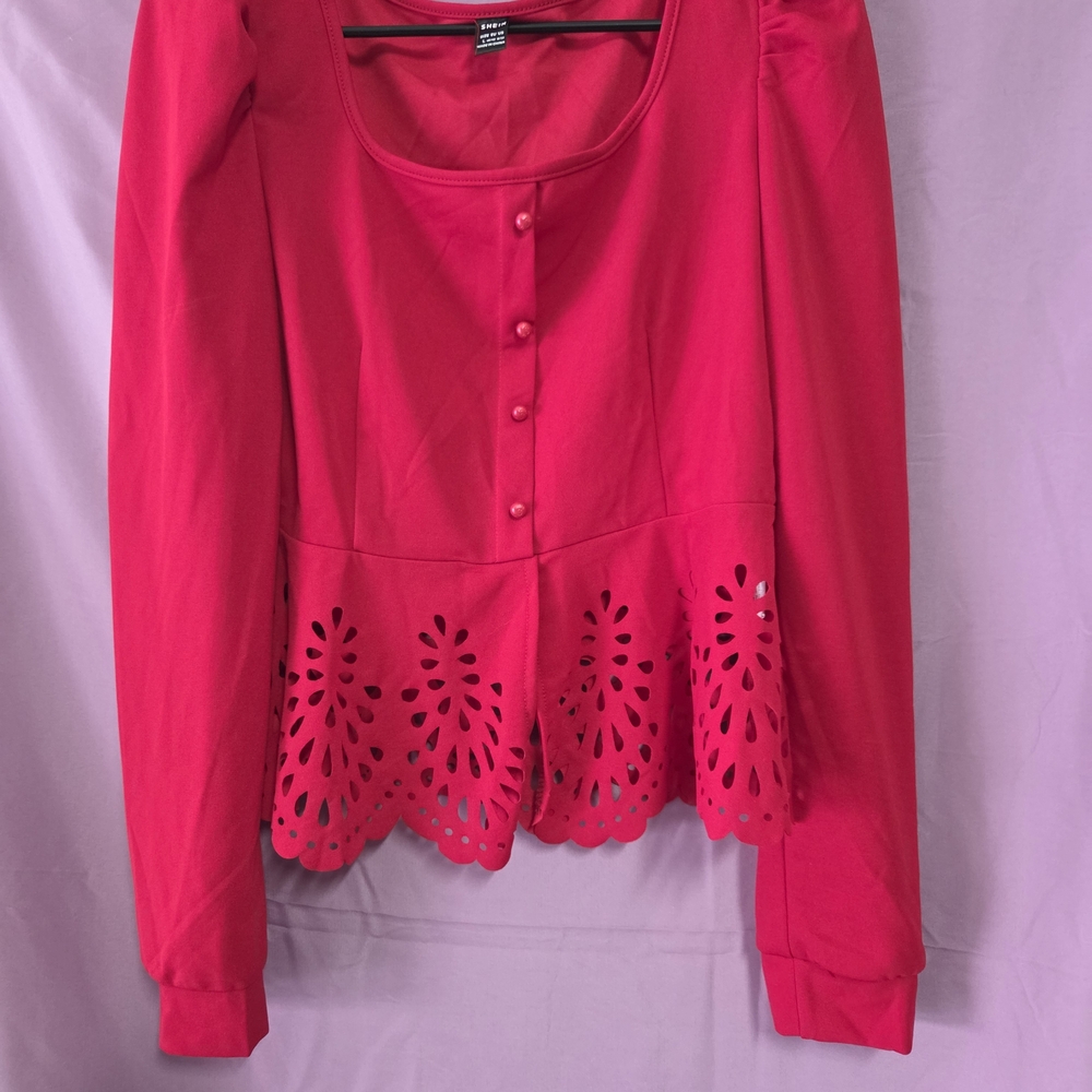 SHEIN Fuchsia Button-Up Blouse with Cut-Out Hem